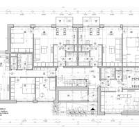 Pozemok s rozostavanou stavbou pre 12 bytov pri Senici - Pôdorys budovy s viacerými bytmi, developerské pozemky, byt 50 m², spoločné priestory.