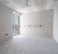 ALL INCLUSIVE I 3 IZBOVÉ BYTY S TERASOU, SO ZÁHRADOU + 2 PARK. MIESTA - Svetlá izba s francúzskym oknom v 3-izbovom byte.