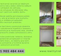 Vidiecky dom v Zemplínskej Teplici - Nehnuteľnosť na predaj ponúka priestornú verandu a kuchyňu s dreveným dekorom.