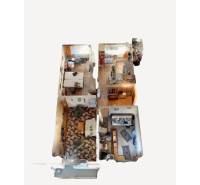 Šahy – 3i Byt v Centre Mesta s Balkónom  - 3-izbový byt s podlahou s dreveným dekorom, zariadenie izieb v príjemnom štýle.