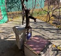 Predáme záhradu s možnosťou výstavby na Strednej ulici v Ružinove - Vodná pumpa v záhradách na Strednej ulici v Bratislave - Ružinove počas jesene.