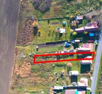 Radnovce – 660 m2 stavebný pozemok 20 minút od Rimavskej Soboty - Pozemok na bývanie v Radnovciach obkolesený prírodou, v blízkosti cesty.