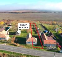 Radnovce – 660 m2 stavebný pozemok 20 minút od Rimavskej Soboty - Pozemky - bývanie v Radnovciach, vidiecka zástavba s polohou pri hlavnej ceste.