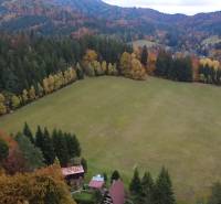 Investičný pozemok s panoramatickým výhľadom Čertov 9.100 m2 - Jesenný výhľad na rekreačné pozemky pri obci Lazy pod Makytou, časť Čertov.