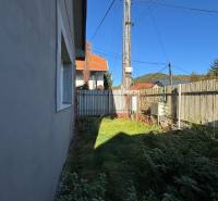 Na predaj 3i rodinný dom – Družstevná pri Hornáde, Košice - okolie - Rodinný dom na Varoveckej ulici v Družstevnej pri Hornáde, záhrada s oplotením.