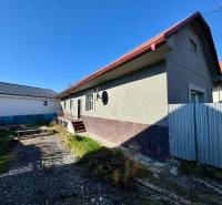 Na predaj 3i rodinný dom – Družstevná pri Hornáde, Košice - okolie - Rodinný dom na Varoveckej v Družstevnej pri Hornáde s dvorom a drobnou stavbou.