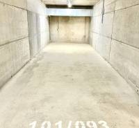 PRENÁJOM garáž Poprad, ul. Karpatská - Betónová garáž na Karpatskej ulici v Poprade s číslom 101/093.
