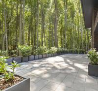 PREDAJ 8 IZB.REKREAČNEJ CHATY - VILY V MODRE HARMÓNII - V krásnom lesnom prostredí, Chata ponúka pokoj a scenériu na ulici Piesok.