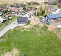 Stavebný pozemok lokalita Slnečná úboč, Levočská Dolina, okres Levoča - Levoča: pozemky na bývanie s okolitými domami v tichej lokalite.