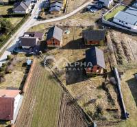 Rodinný dom, obec Spišský Hrhov, okres Levoča - Letecký pohľad na stavby rodinných domov v Spišskom Hrhove na ulici Grófska.