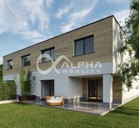 Exkluzívne na predaj, rodinný dom, obec Harichovce, okres Spišská Nová - Rodinný dom v Harichovciach s terasou, trávnikom a modernou záhradou.