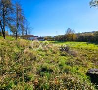 EXKLUZÍVNE stavebné pozemky, Spišské Podhradie - Krásny pozemok na bývanie medzi prírodou v Spišskom Podhradí, ideálne pre stavebný projekt.