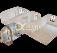 Exkluzívne 2 izbový byt , 83m2, Zimná ul., Spišská Nová Ves - Interiér 2-izbového bytu s pohľadom na rozmiestnenie izieb a kúpeľne.