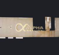 Polyfunkčný priestor na predaj, Zimná ul., Spišská Nová Ves - Pôdorys obchodných priestorov s keramickou dlažbou a toaletou.