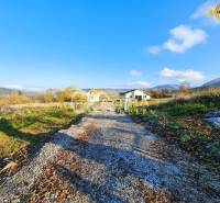 EXKLUZÍVNE Stavebné pozemky, Markušovce, okr. Spišská Nová Ves - Pozemky - bývanie v Markušovciach s výhľadom na prírodu a stavebnou prípravou.