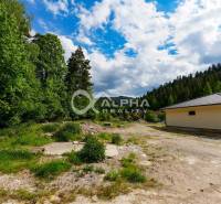 EXKLUZÍVNE Stavebný pozemok, 916m2, Novoveská Huta - Pozemky - bývanie v Spišskej Novej Vsi, obklopené zeleňou a lesmi.