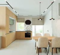 EXKLUZÍVNE 3i byt 113,09m2 s terasou, parkovaním, Nov. Huta - Kuchyňa v 3-izbovom byte s jedálenským stolom a podlahou s dreveným dekorom.