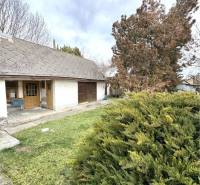 VÝRAZNÁ ZĽAVA !!! MIMORIADNÁ PONUKA!!! Vám pon - Rodinný dom v Rúbani obklopený ihličnatými stromami a zeleňou.