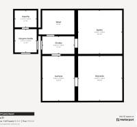 Veľký priestranný pozemok o rozlohe 7445 m2, Jelka  - Pôdorys Rodinného domu ukazuje rozmiestnenie kúpeľne, kuchyne, izieb a skladov.