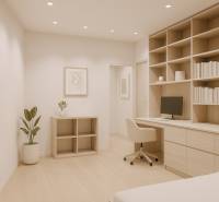 Predaj 4 izbový byt v Starej Sásovej - Pracovný kút so vstavanou knižnicou v 4-izbovom byte s podlahou s dreveným dekorom.