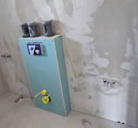 4 izbový BUNGALOV novostavba (VYSTAVBA) Piešťany, kvalitné prevedenie - Nedokončená kúpeľňa v rodinnom dome s pripravovanou inštaláciou v stene.