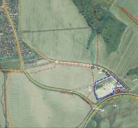 Stavebný pozemok na RD /dvojdom, pri lese za traťou, 1170m2, všetky IS - Mapa pri Lozorne zobrazuje cestnú infraštruktúru a okolie Borovicovej ulice, Pozemky - bývanie.