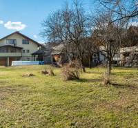 Obrovská vila pre luxusný život aj podnikanie (pripravujeme) - Vila s rozľahlou záhradou na ulici Andreja Sládkoviča v Žarnovici.