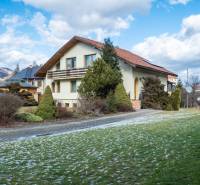 Obrovská vila pre luxusný život aj podnikanie (pripravujeme) - Vila v Žarnovici na ulici Andreja Sládkoviča obklopená zeleňou a horami.