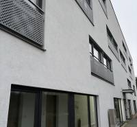 Predaj 1ibyt (garsonka) v uzavretom areáli v DNV (novostavba) - Fasáda budovy na Bystrickej ulici v Bratislave - Devínska Nová Ves.