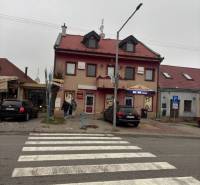 Podkrovná kancelária – ŠAFÁRIKOVA UL., SENEC - Dvojposchodová budova s kanceláriami a obchodnými priestormi v meste Senec.