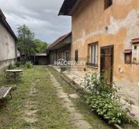 Predaj, rodinný dom Nedožery - Brezany, Nedožery, 2 ... - Rodinný dom v Nedožeroch - Brezanoch s trávnatým dvorom a prívetivou atmosférou.