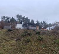 Pohoda pri vode, chata s výhľadom na Domašu - Chata na svahu obklopená prírodou na Hlavnej ulici v Novej Kelči.