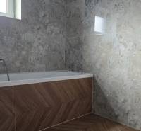 Moderný nízkoenergetický 4-izbový rodinný dom, Cífer – Karlov Dvor - Kúpeľňa v rodinnom dome s vaňou, obklady s kamenným vzorom, podlaha s dreveným dekorom.