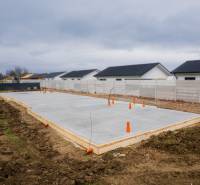 Moderná novostavba 4-izbového domu – Sokolovce  - Základy pre rodinný dom v Sokolovciach, pripravené pre ďalšiu výstavbu.