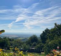 Veľký rodinný dom Podhradie  - Výhľad na krajinu z Rodinného domu v Podhradí na Hlavnej ulici.