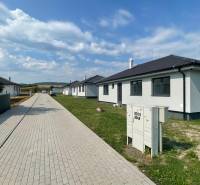 DOKONČENÁ NOVOSTAVBA,SOĽ-VRANOV N. TOPĽOU,MOŽNÁ DOHODA - Rodinný dom v obci Soľ s okolím ponúkajúci spevnenú cestu a priestranné pozemky.