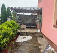 Moderný zariadený rodinný dom na prenájom 120m2 s terasou Košice Barca - Rodinný dom na Striebornej ulici v Košiciach - mestskej časti Barci s terasou.