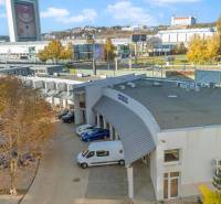 Showroom/kancelárie 357 m², Zadunajská cesta, Petržalka, BA - Obchodné priestory na Zadunajskej ulici v Bratislave - Petržalke, s výhľadom na Bratislavský hrad.