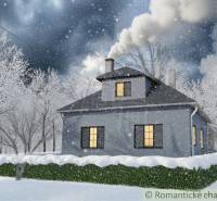 Rodinný dom v srdci Štiavnických vrchov, Štiavnické Bane. - Rodinný dom v Štiavnických Baniach obklopený snehom, zasnežené stromy, dym z komína.
