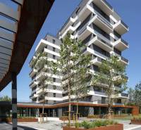 3-izb. byt, Martina Granca, Dúbravka, novostavba Pekná výhliadka - Bytový dom s terasami v Bratislave - Dúbravke na ulici Martina Granca s moderným dizajnom.