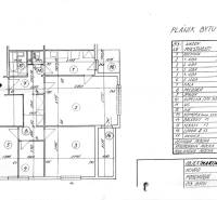 4-izb. byt, Martinčekova ul., Ružinov, 2.p./10, 2 x lodžia - Pôdorys 4-izbového bytu s podlahou v dekore dreva, miestností, loggiou a terasou.