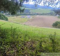 Stavebný pozemok pod lesom s pekným výhľadom na Lúky a Lazy pod Makyto - Lúky Záhrady predaj reality Púchov