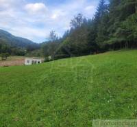 Stavebný pozemok pod lesom s pekným výhľadom na Lúky a Lazy pod Makyto - Lúky Záhrady predaj reality Púchov