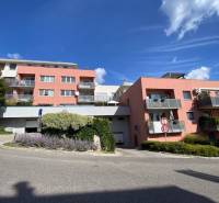 Prenájom 2 izbový 78 m2 + 30 m2 terasa,novostavba Koliba,zariadený - Bytový komplex na ulici Na Zlatej nohe v Bratislave - Novom Meste.