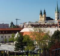 PRENÁJOM 3 izbový luxusný byt  v centre Nitry s veľkou terasou - Historické centrum Nitry s katedrálou a žeriavmi, vhodné pre 3-izbový byt.