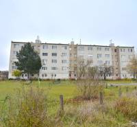 ŠTÚROVA, 3-i byt, 75 m2 – komplet rekonštrukcia, vlastné parkovanie - Bytový dom na Štúrovej ulici v Stupave so zeleným dvorom a vybavením pre deti.