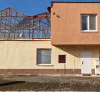 AstonReal: EXKLUZÍVNE predaj rodinný dom Spišská Nová Ves - Ferčekovce - Rodinný dom na predaj s presklenou konštrukciou na Laboreckej v Spišskej Novej Vsi.