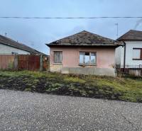 Predám pozemok v obci Dubník okr. Nové Zámky - Rodinný dom v Dubníku na ulici Dubník ponúka pozemky pre bývanie.