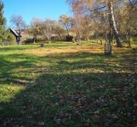 PREDAJ: Rodinný dom Kalameny s pozemkom 1.789m2 - Záhrada pri rodinnom dome na ulici Kalameny v Ružomberku s dreveným altánkom.