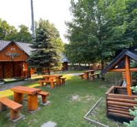 Jedinečná investičná príležitosť ! Motel na vrchu Pezinská Baba - Drevený areál na Pezinskej babe v Pezinku, ideálne miesto pre oddych v prírode.